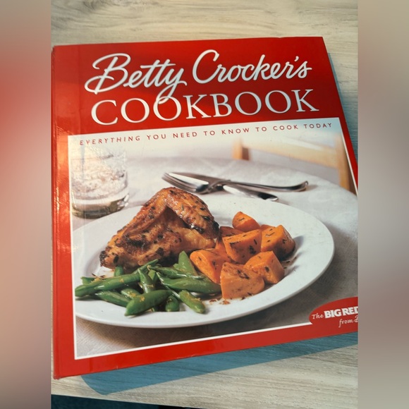 Betty Crocker recipe cookbook - Picture 1 of 4